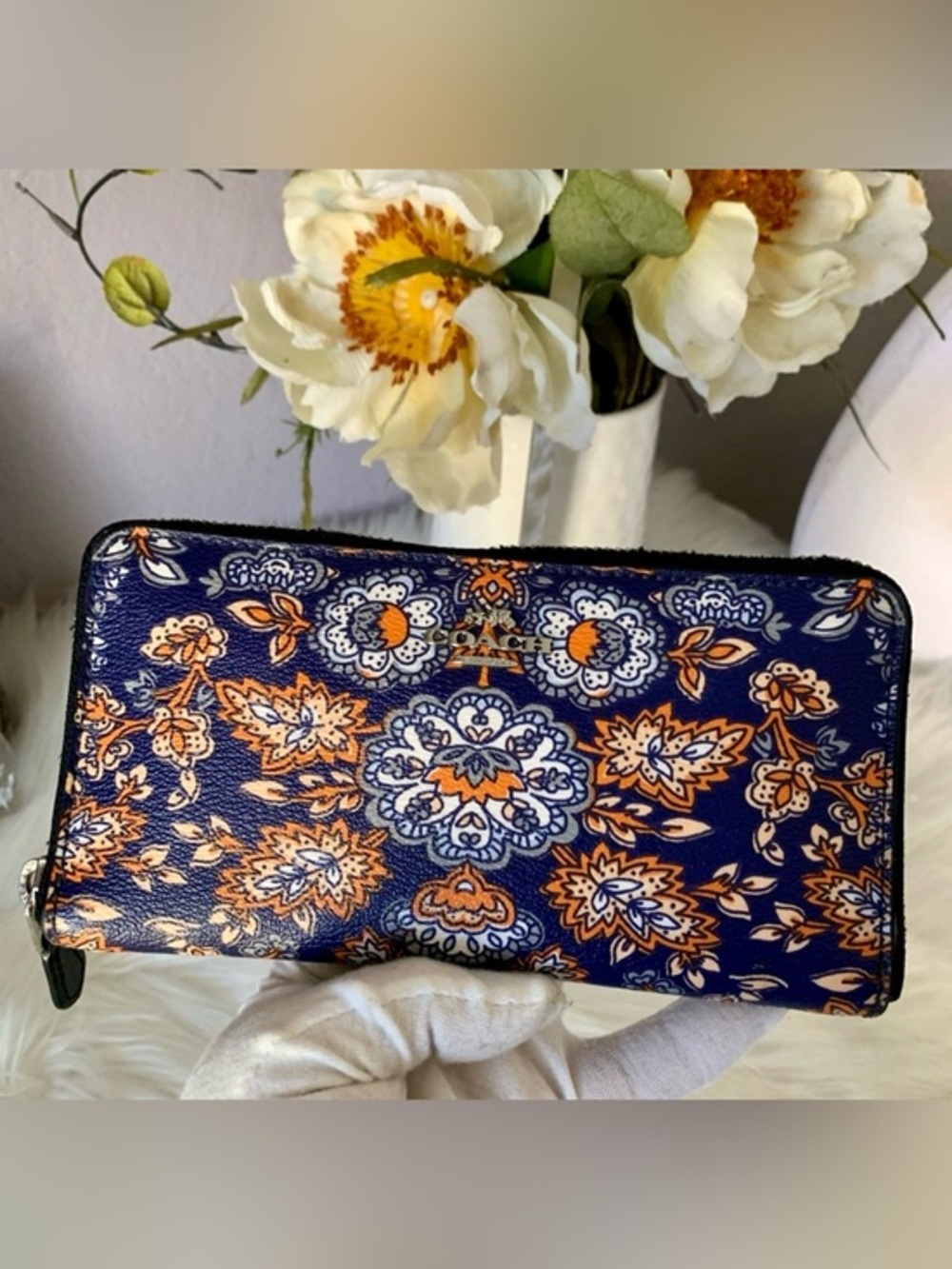 AUTHENTIC  ACCORDION ZIP 
WALLET IN FOREST PRINT
COATED CANVAS